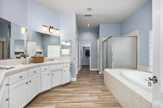 5507 Brigadoon Lane, Bakersfield, CA 93312