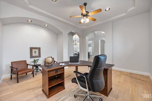 5507 Brigadoon Lane, Bakersfield, CA 93312