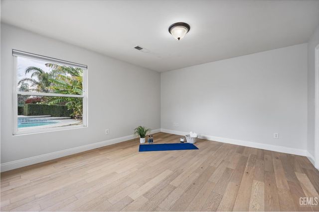 5507 Brigadoon Lane, Bakersfield, CA 93312