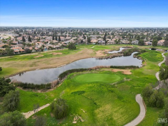 5507 Brigadoon Lane, Bakersfield, CA 93312