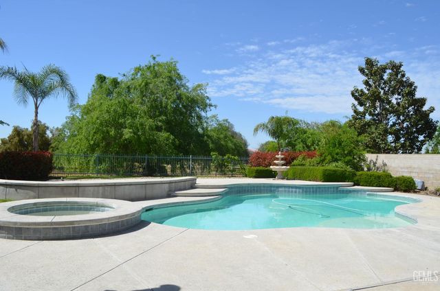 5507 Brigadoon Lane, Bakersfield, CA 93312