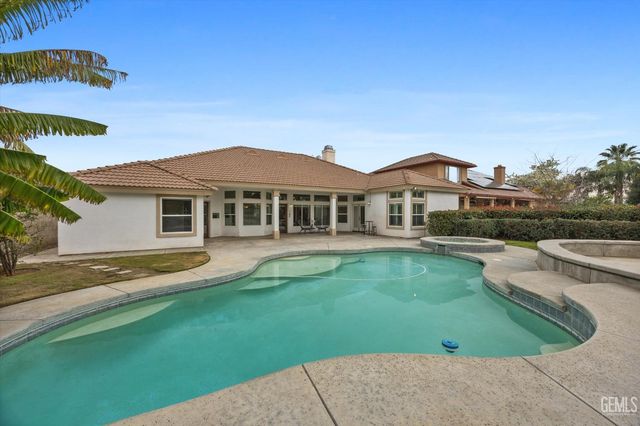 5507 Brigadoon Lane, Bakersfield, CA 93312