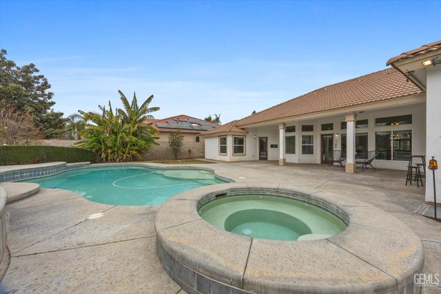 5507 Brigadoon Lane, Bakersfield, CA 93312