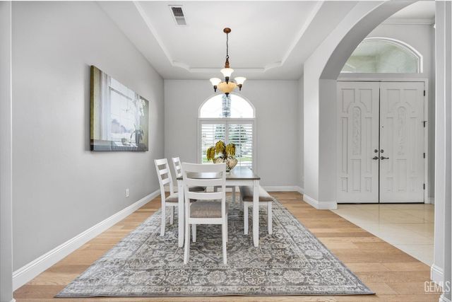 5507 Brigadoon Lane, Bakersfield, CA 93312