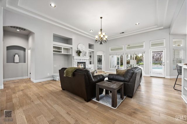 5507 Brigadoon Lane, Bakersfield, CA 93312