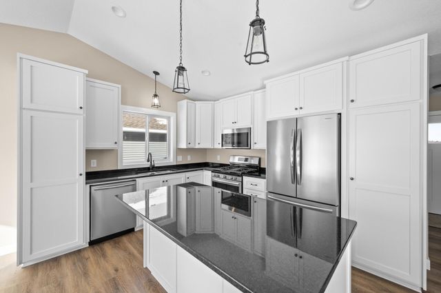 7268 Hawthorne Court, North Branch, MN 55056