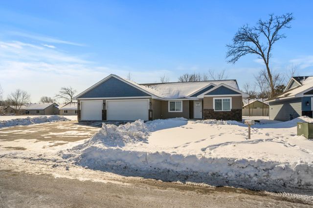 7268 Hawthorne Court, North Branch, MN 55056