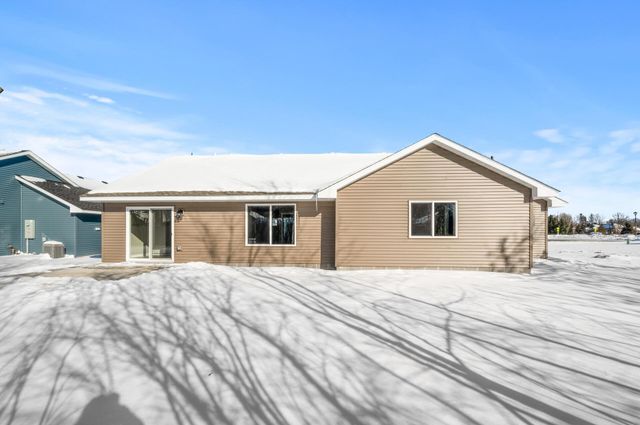 7268 Hawthorne Court, North Branch, MN 55056