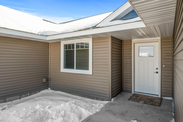 7268 Hawthorne Court, North Branch, MN 55056