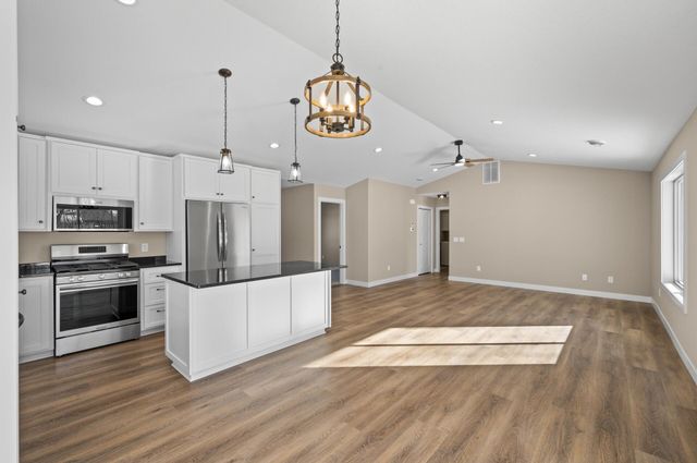 7268 Hawthorne Court, North Branch, MN 55056