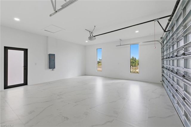 3919 NW 40Th ST, Cape Coral, FL 33993