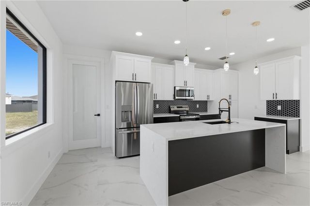 3919 NW 40Th ST, Cape Coral, FL 33993