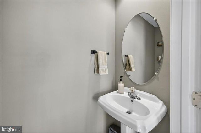 5213 PRAIRIE WILLOW LN, Centreville, VA 20120