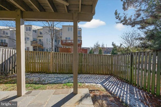 5213 PRAIRIE WILLOW LN, Centreville, VA 20120