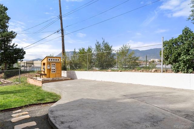 1226 Holmes Drive, Colorado Springs, CO 80909