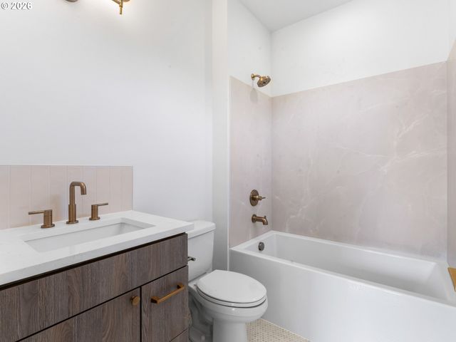 5135 Se MORRISON St, Portland, OR 97215