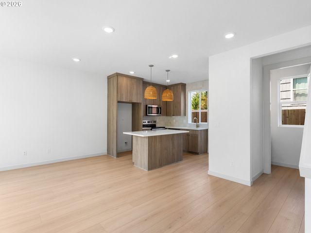 5135 Se MORRISON St, Portland, OR 97215