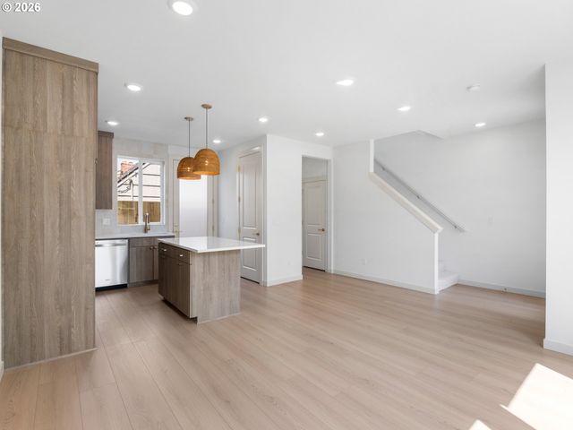 5135 Se MORRISON St, Portland, OR 97215