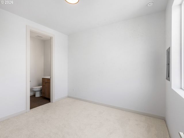 5135 Se MORRISON St, Portland, OR 97215
