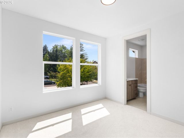 5135 Se MORRISON St, Portland, OR 97215