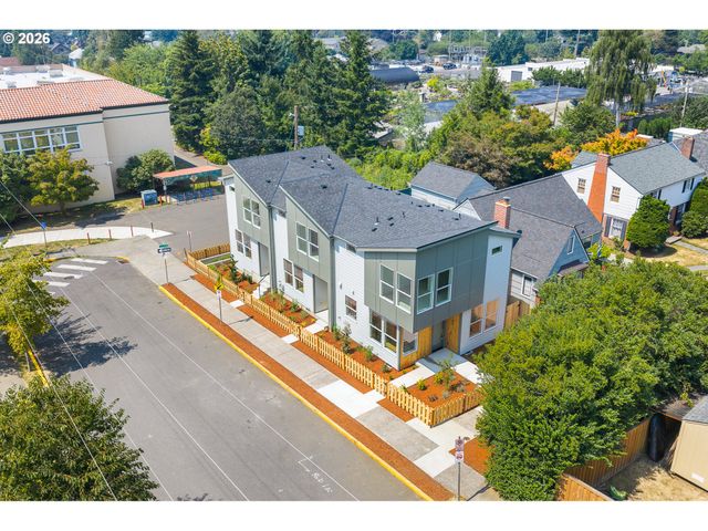 5135 Se MORRISON St, Portland, OR 97215
