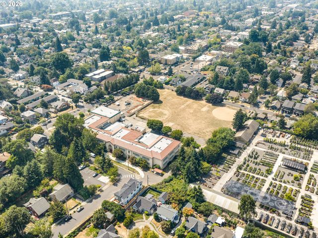 5135 Se MORRISON St, Portland, OR 97215