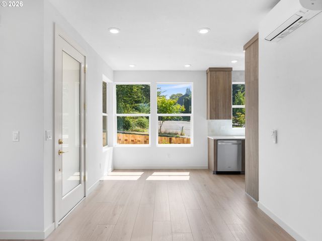 5135 Se MORRISON St, Portland, OR 97215