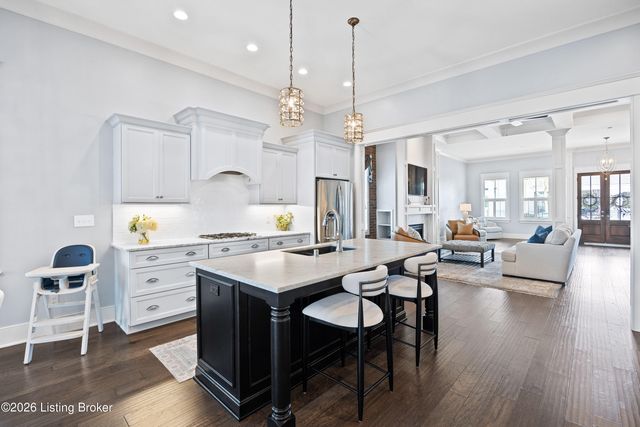 8802 Featherbell Blvd, Prospect, KY 40059