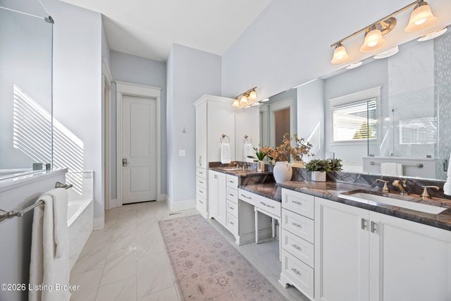 8802 Featherbell Blvd, Prospect, KY 40059