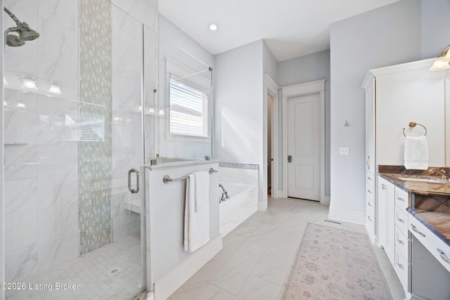 8802 Featherbell Blvd, Prospect, KY 40059