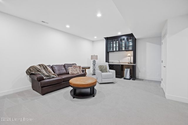 8802 Featherbell Blvd, Prospect, KY 40059