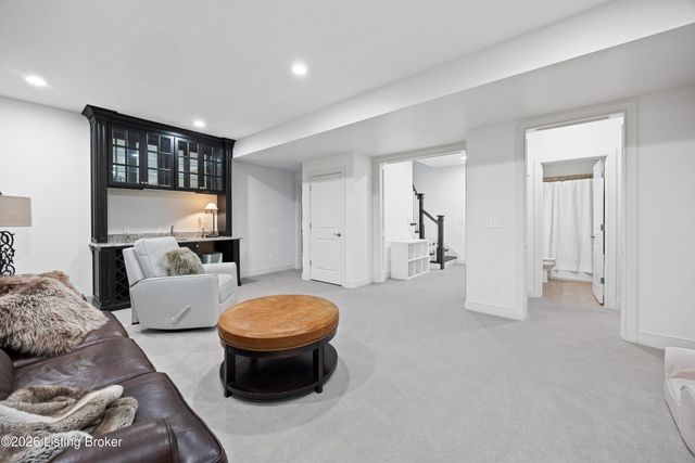 8802 Featherbell Blvd, Prospect, KY 40059