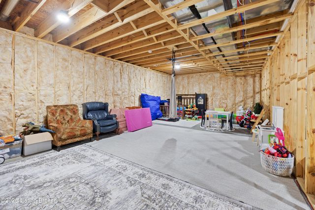 8802 Featherbell Blvd, Prospect, KY 40059