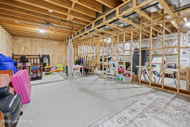 8802 Featherbell Blvd, Prospect, KY 40059