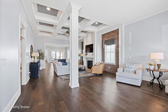 8802 Featherbell Blvd, Prospect, KY 40059