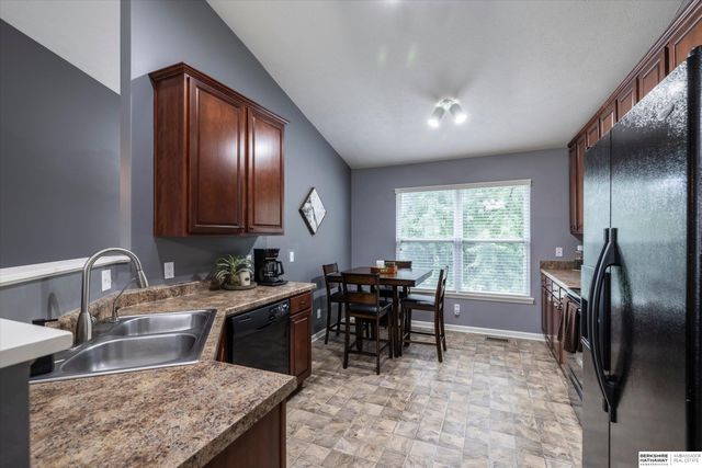 14528 Grebe Street, Bennington, NE 68007