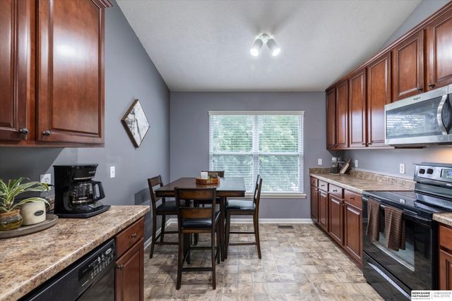 14528 Grebe Street, Bennington, NE 68007