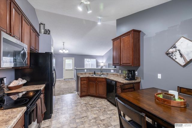 14528 Grebe Street, Bennington, NE 68007
