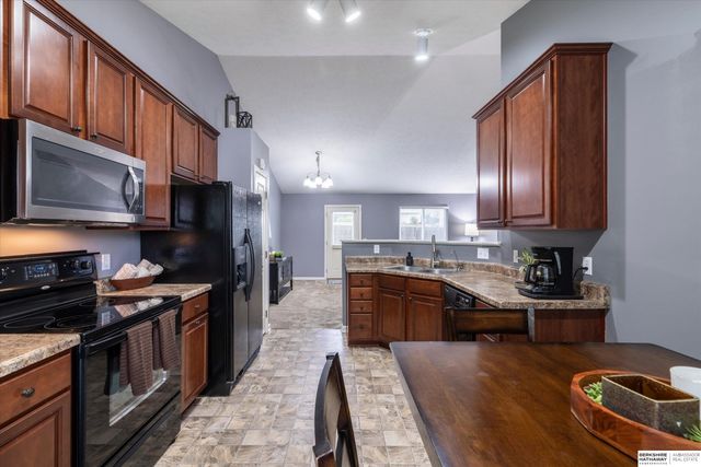 14528 Grebe Street, Bennington, NE 68007