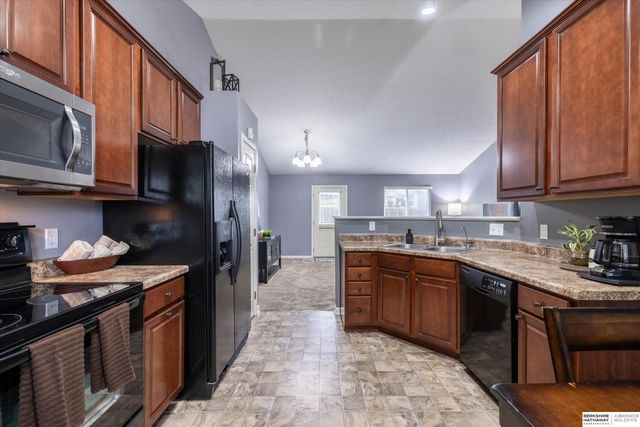 14528 Grebe Street, Bennington, NE 68007