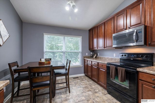14528 Grebe Street, Bennington, NE 68007