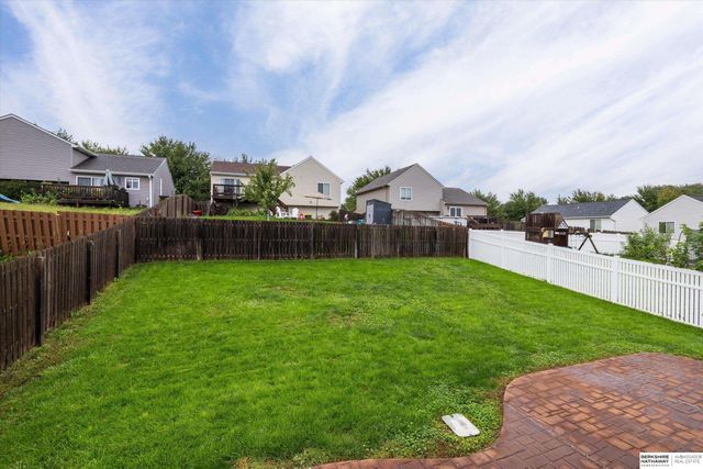 14528 Grebe Street, Bennington, NE 68007