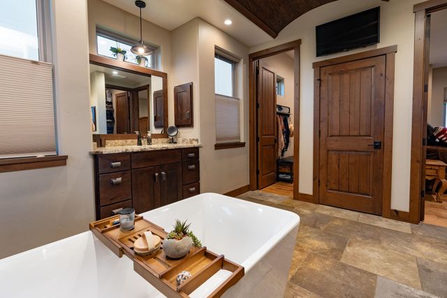 1629 Campfire Court, Loma, CO 81524