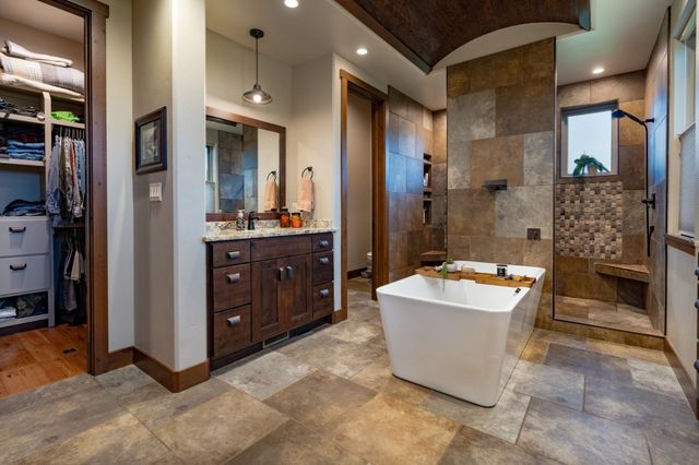 1629 Campfire Court, Loma, CO 81524