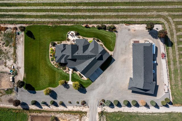 1629 Campfire Court, Loma, CO 81524