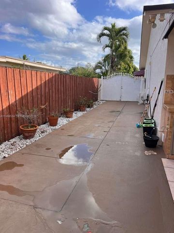 10532 NW 30th Ave, Miami, FL 33147