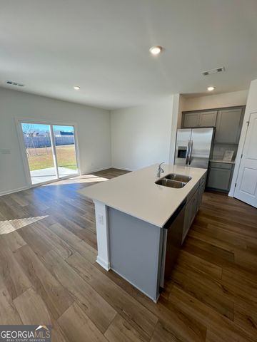 128 Rolling Meadow Way, Kathleen, GA 31047