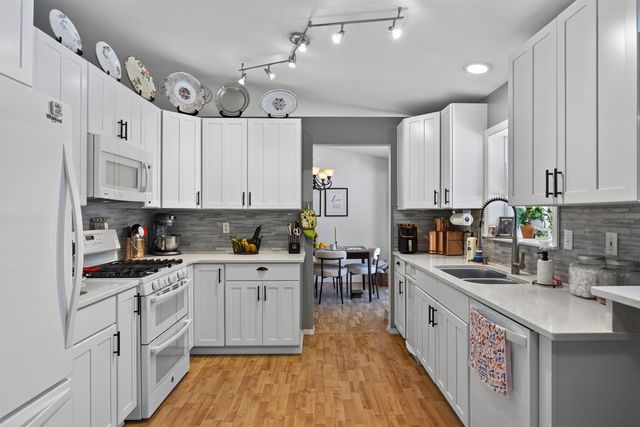 11705 N Bedivere Dr, Spokane, WA 99218
