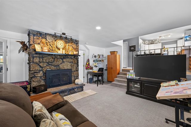 11705 N Bedivere Dr, Spokane, WA 99218