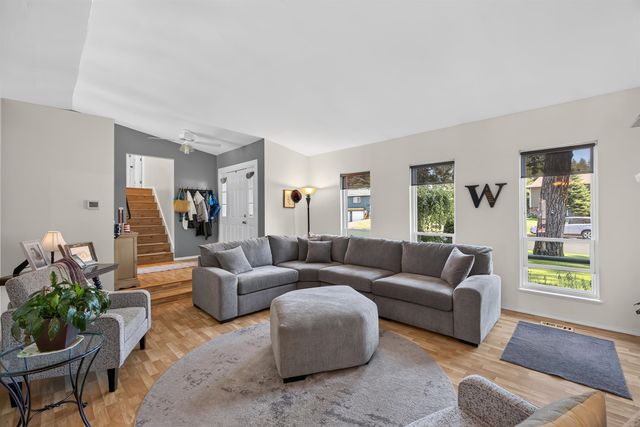 11705 N Bedivere Dr, Spokane, WA 99218
